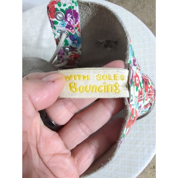 Dr. Martens Size 8 Women's White Floral Boho Combat Boots Pascal Fairy Grunge - Picture 16 of 16